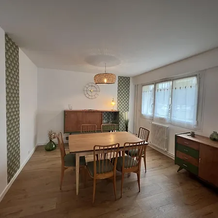 Apartment In Le Mans With Retro-Chic Style
